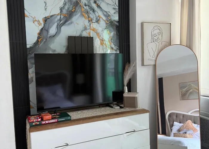 Cozy 1br In Azure View With Balcony Near Naia Apartment Manila